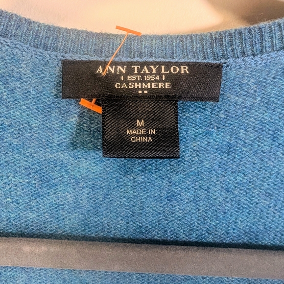Ann Taylor 100% Cashmere V-Neck Sweater - Teal Blue - Size M - Picture 3 of 5